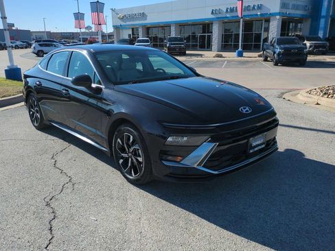 Used 2024 Hyundai Sonata SEL image 2