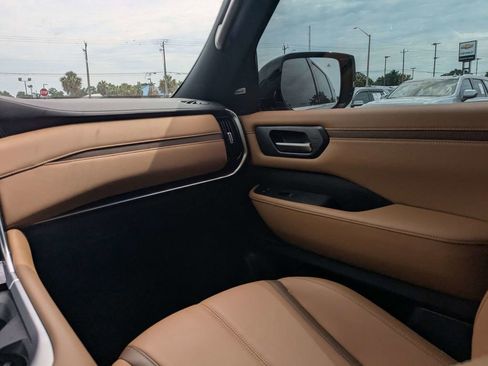 Used 2025 Nissan Armada SL w/ Captain's Chari Seat Package AWD/4WD image 17