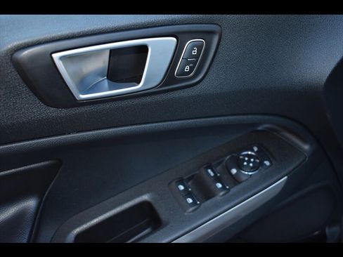 Used 2021 Ford EcoSport Titanium image 18
