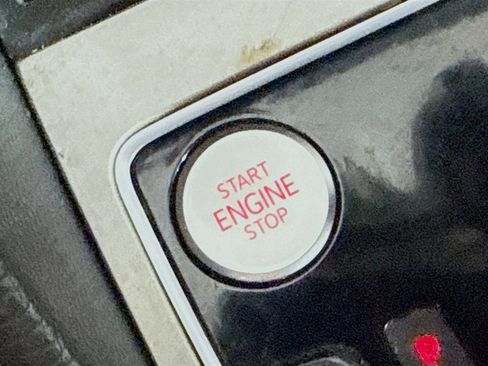 Used 2021 Volkswagen Passat 2.0T SE image 21