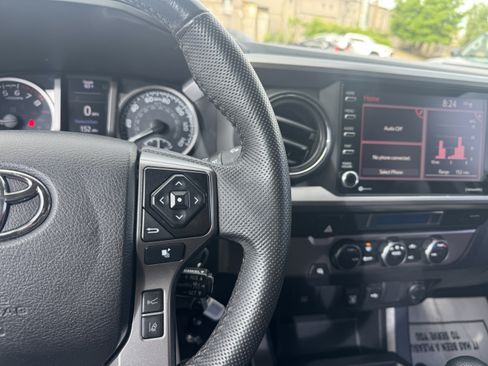 Used 2021 Toyota Tacoma SR5 RWD image 30