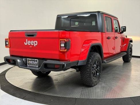 Certified 2021 Jeep Gladiator Overland w/ Cold Weather Group image 7