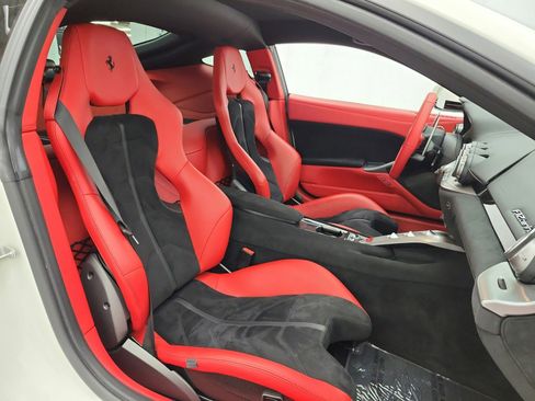 Used 2016 Ferrari F12 Berlinetta image 18