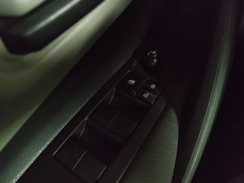 Used 2022 Toyota Corolla LE FWD image 27