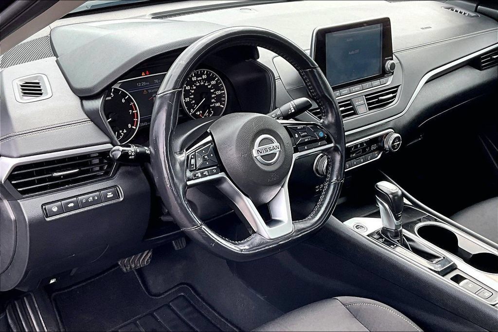 Used 2020 Nissan Altima 2.5 SV FWD image 7