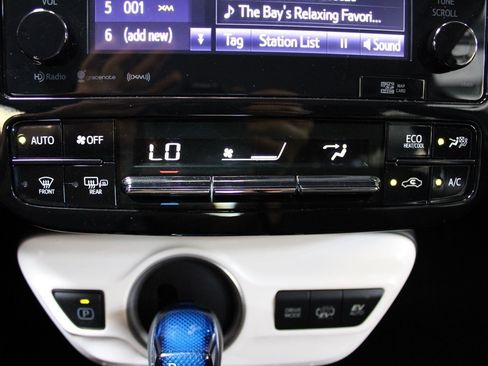 Used 2019 Toyota Prius Prime Plus FWD image 23
