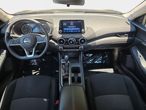 Used 2024 Nissan Sentra SV FWD image 9