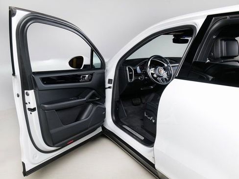 Certified 2019 Porsche Cayenne AWD/4WD image 27