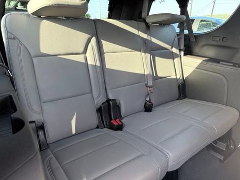 Used 2024 Chevrolet Suburban LT AWD/4WD image 13