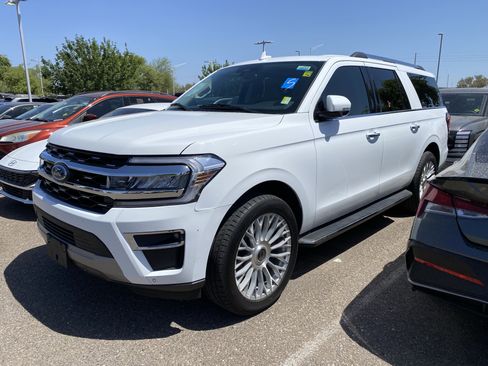 Used 2023 Ford Expedition Max Limited image 4