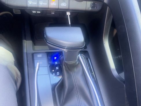 Used 2025 Hyundai Elantra Sport image 15