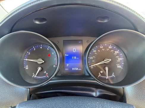 Used 2018 Toyota C-HR XLE FWD image 23