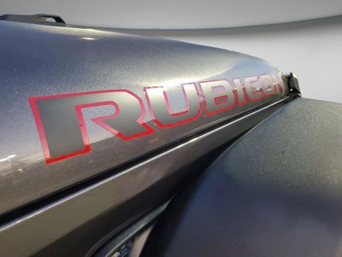 Used 2025 Jeep Wrangler Unlimited Rubicon w/ Technology Group image 27