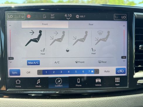 Used 2023 Chrysler Pacifica Touring-L image 21