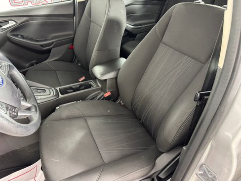 Used 2016 Ford Focus SE image 30