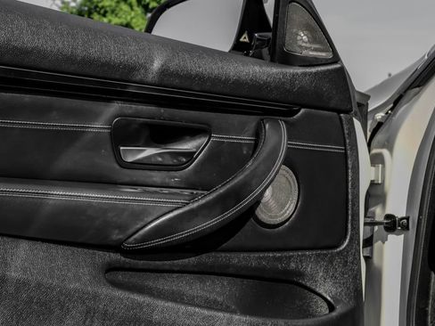 Used 2018 BMW M4 Convertible RWD image 50