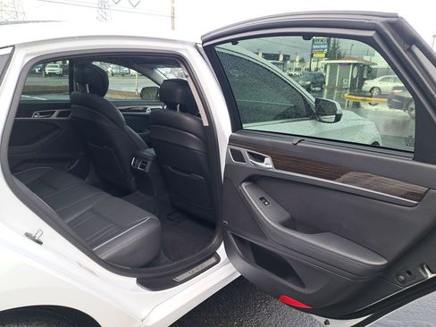 Used 2015 Hyundai Genesis 3.8 w/ Option Group 03 image 15