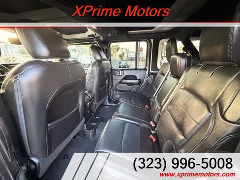 Used 2018 Jeep Wrangler Unlimited Sahara AWD/4WD image 25