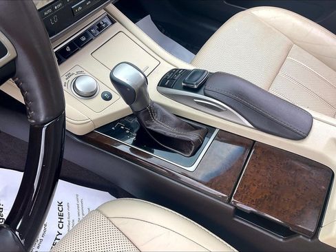 Used 2018 Lexus ES 350 w/ Luxury Package w/Wood Trim FWD image 22