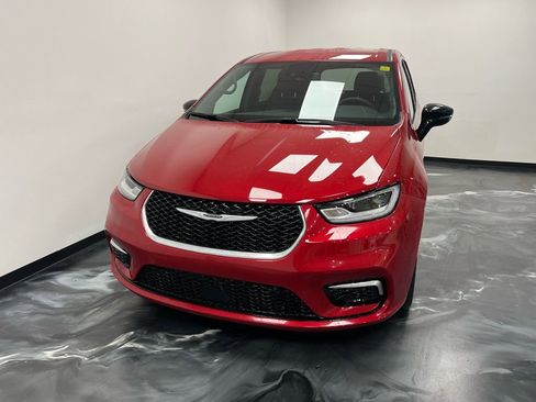 New 2026 Chrysler Pacifica Select FWD image 3