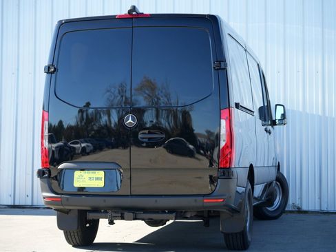 Used 2024 Mercedes-Benz Sprinter 2500 image 5