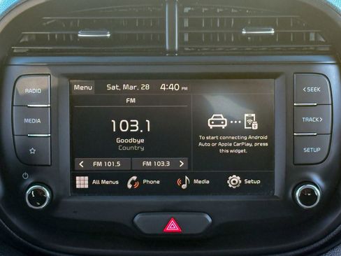 Used 2025 Kia Soul LX FWD image 28