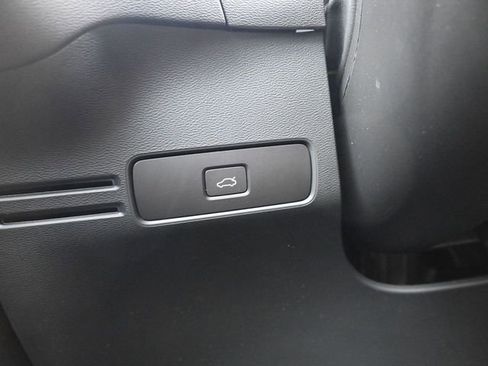 Used 2023 Volvo XC40 B5 Plus w/ Driver Assist Package image 28