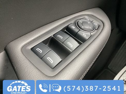 Used 2025 Cadillac XT6 Premium Luxury image 30