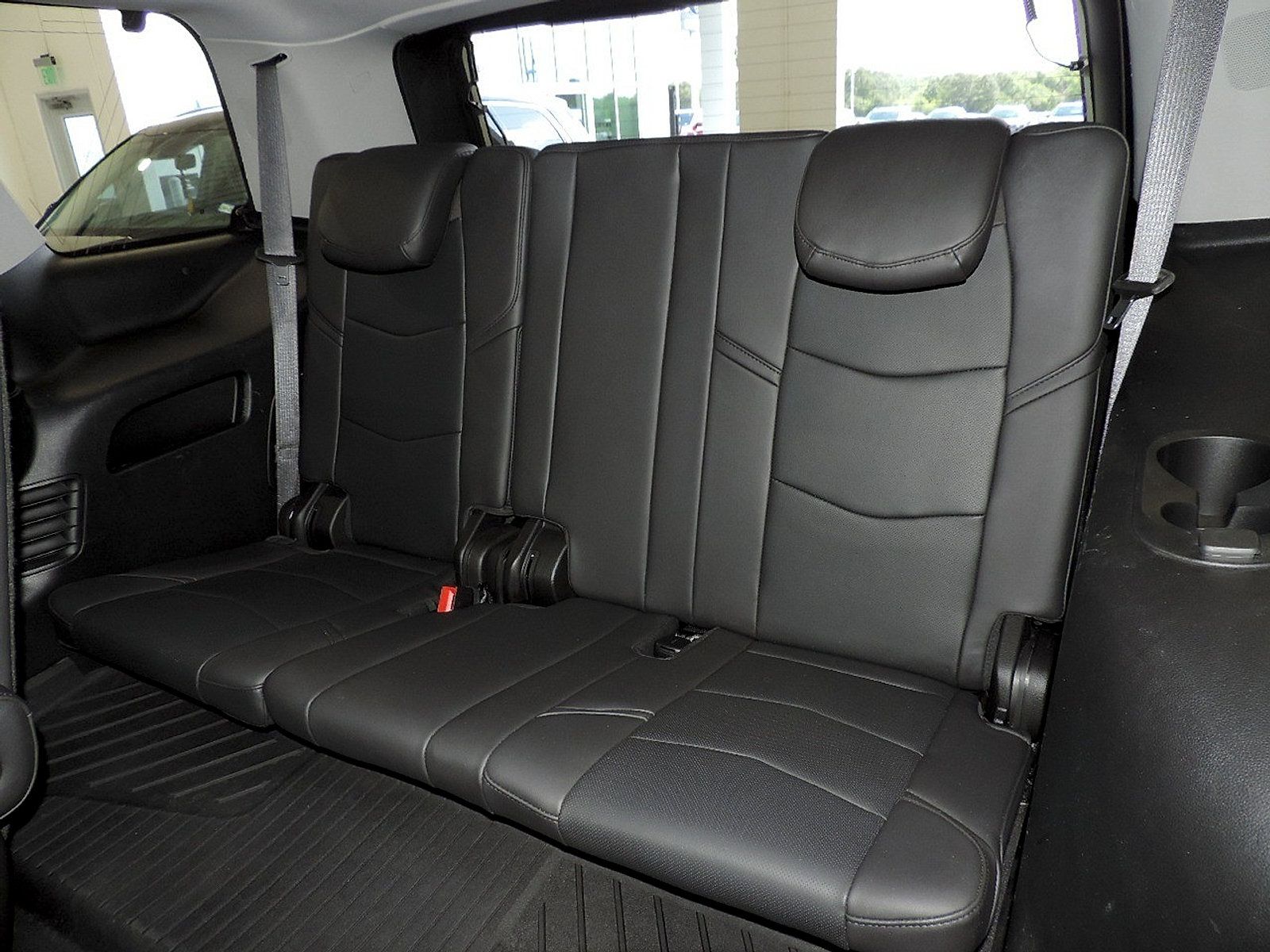 Used 2020 Cadillac Escalade Premium Luxury AWD/4WD image 18