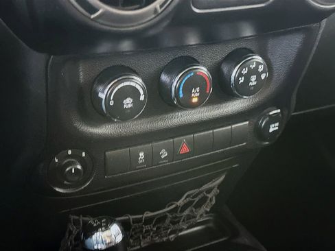 Used 2014 Jeep Wrangler Unlimited Sport w/ Quick Order Package 24S AWD/4WD image 18