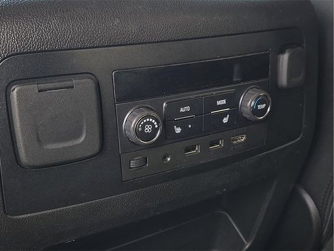 Used 2019 Chevrolet Tahoe Premier image 11