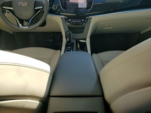 Used 2020 Cadillac XT6 Premium Luxury image 23