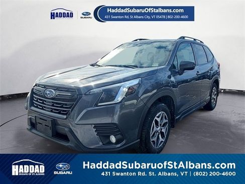 Used 2023 Subaru Forester Premium image 1