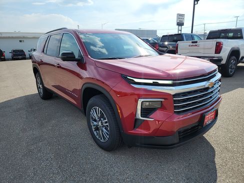 New 2026 Chevrolet Traverse LT w/ Driver Confidence Package image 2