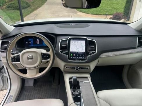 Used 2023 Volvo XC90 B6 Plus w/ Protection Package Premier AWD/4WD image 3