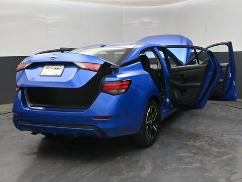 Used 2025 Nissan Sentra SV FWD image 27