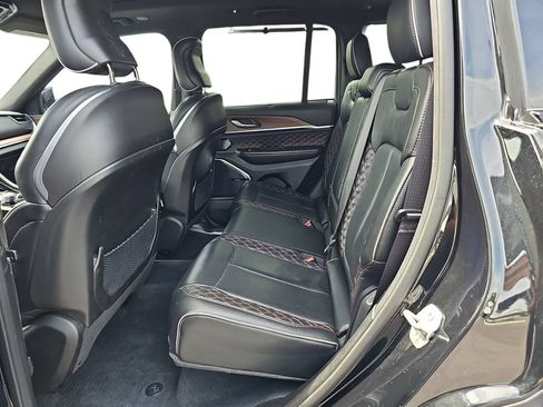 Used 2022 Jeep Grand Cherokee Summit w/ Luxury Tech Group V AWD/4WD image 14