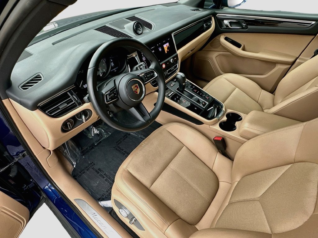 Certified 2024 Porsche Macan S AWD/4WD image 4