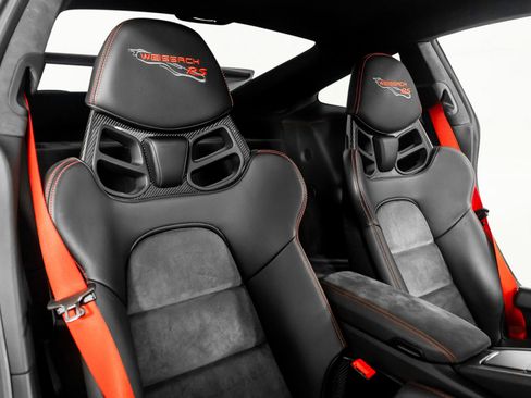 Used 2018 Porsche 911 GT2 RS w/ Weissach Package image 34