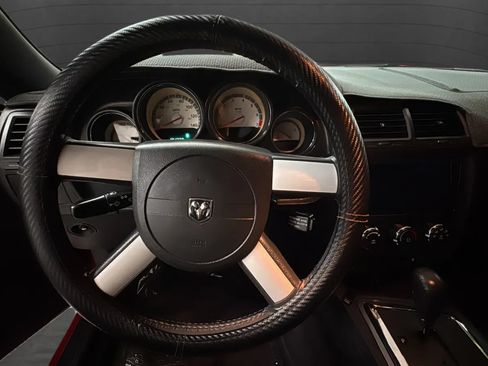 Used 2010 Dodge Challenger SE RWD image 22