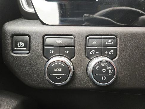 Used 2025 GMC Sierra 1500 SLT AWD/4WD image 25