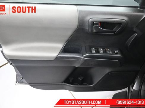 Used 2023 Toyota Tacoma SR AWD/4WD image 23