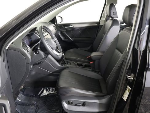 Used 2022 Volkswagen Tiguan SE FWD image 28