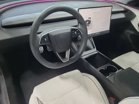 Used 2024 Tesla Model 3 Performance AWD/4WD image 5