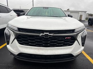 Used 2025 Chevrolet Trax RS w/ Driver Confidence Package FWD video 2