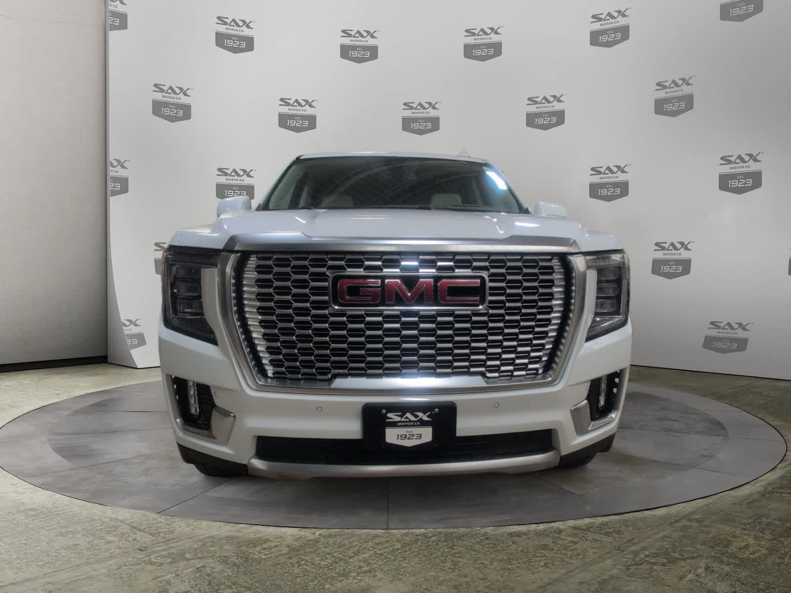 Used 2021 GMC Yukon Denali AWD/4WD image 8