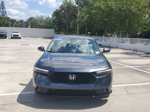 Used 2025 Honda Accord EX-L image 2