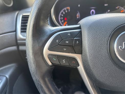 Used 2018 Jeep Grand Cherokee Altitude RWD image 30