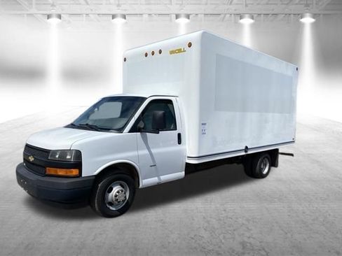 Used 2018 Chevrolet Express 3500 Extended RWD image 11