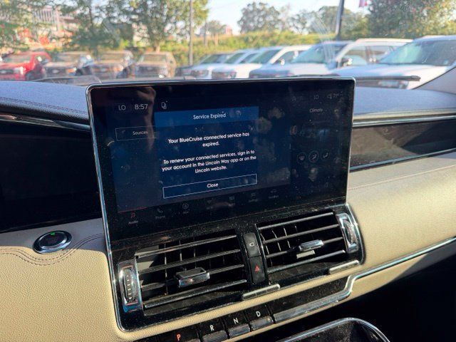 Used 2023 Lincoln Navigator Reserve AWD/4WD image 15